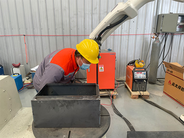 自動焊接機(jī)器人幫助企業(yè)成本下降，技術(shù)水平提升